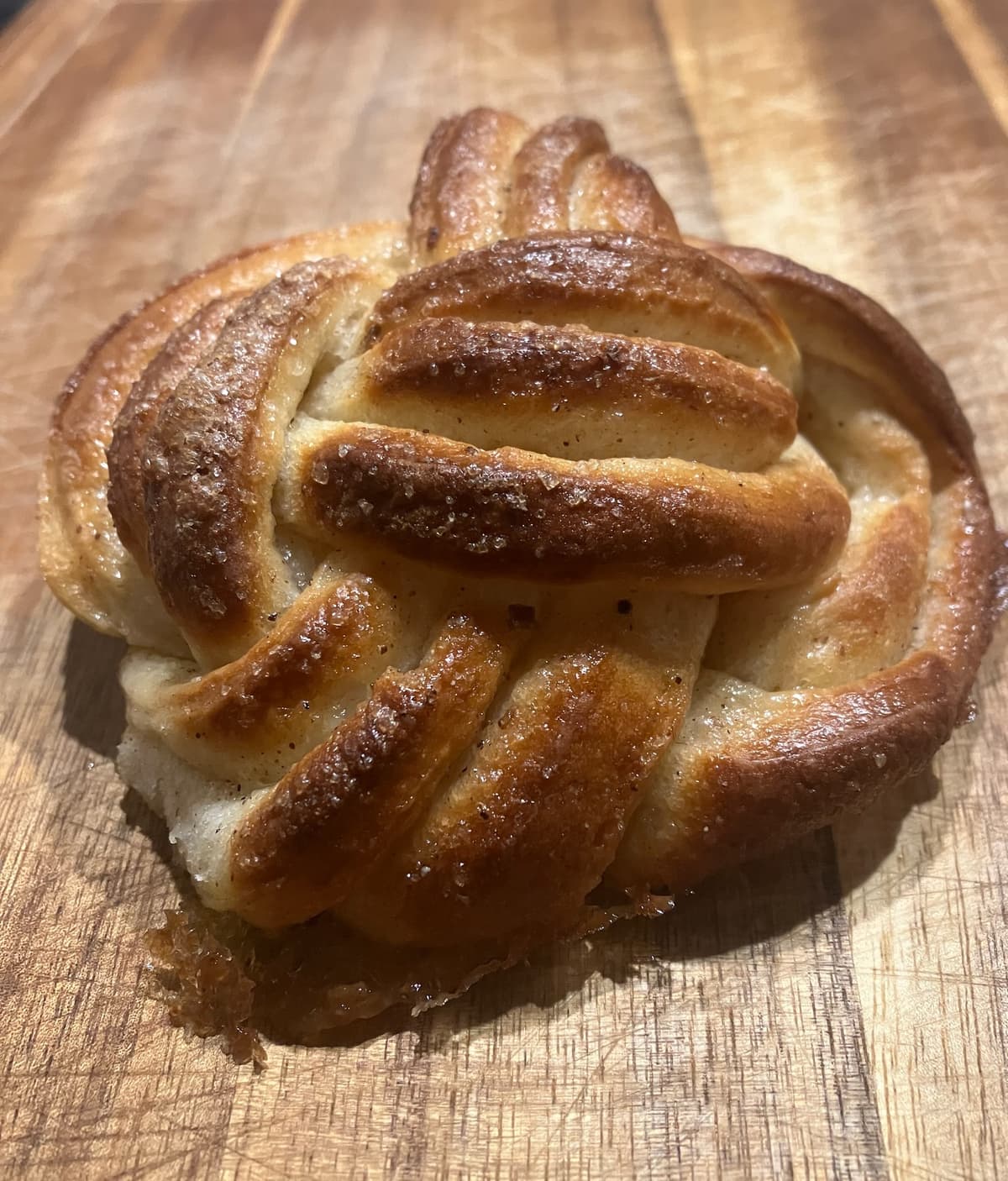 Kardemummabullar (traditional Swedish cardamom buns)