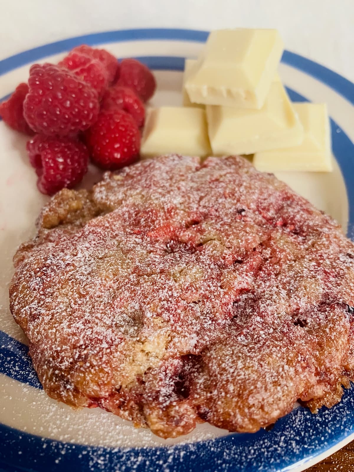 White chocolate and raspberry cookies