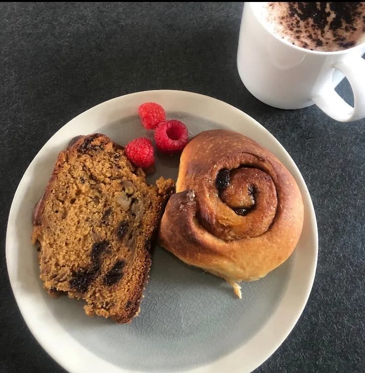 Banana and chocolate chip cake slice
