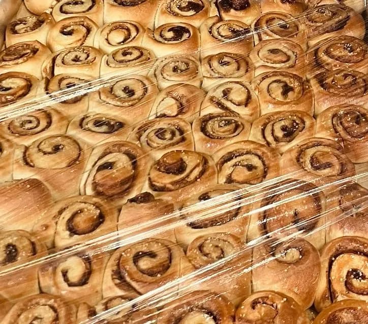 Mini Cinnamon Swirls (16)