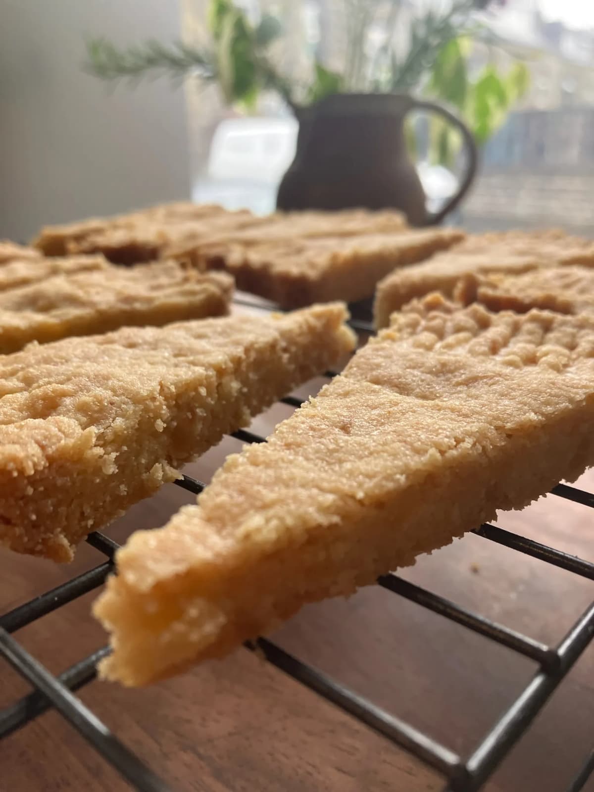 Shortbread triangles (vegan)